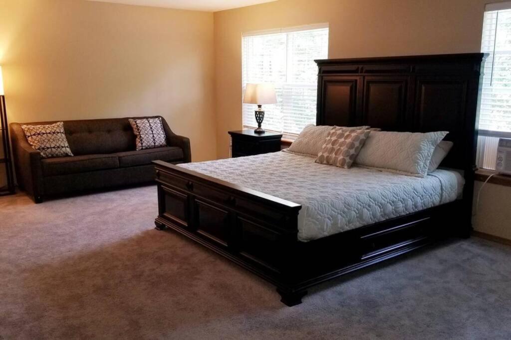 *Amenity-Filled Waterfront Oasis @Saw Creek Estates Near Waterfalls And Hiking* East Stroudsburg Exterior foto